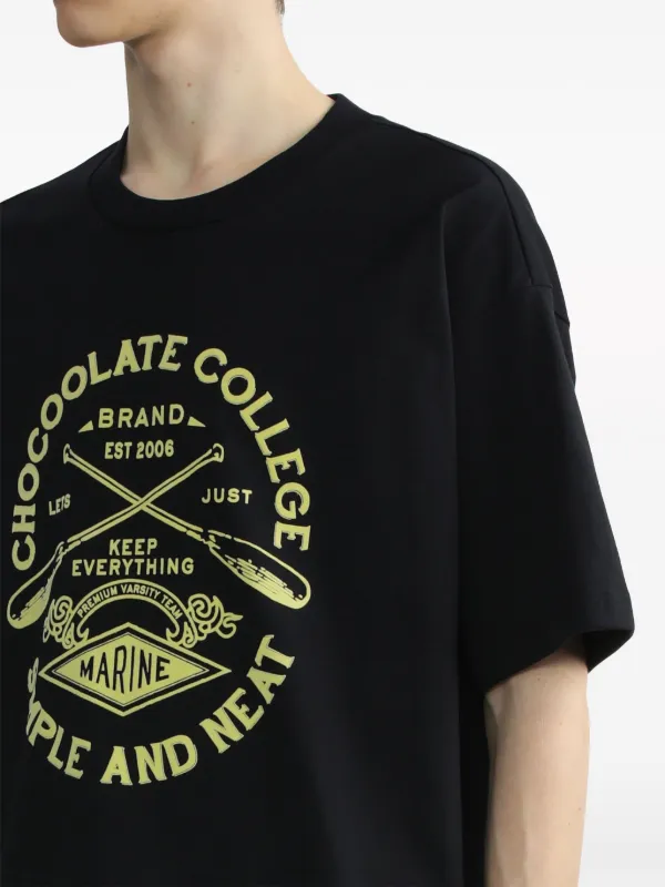 COOTIE / VARRIO Print S/S Tee (CHOLO)（CHOCOOLATE graphic-print  