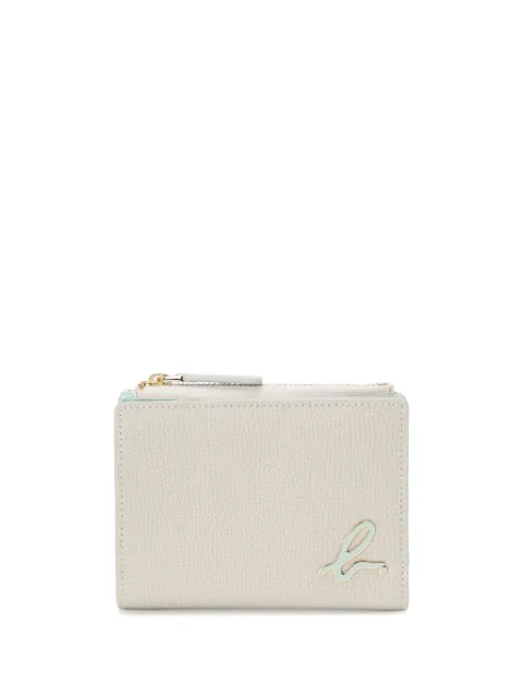agnès b. cartera con placa del logo