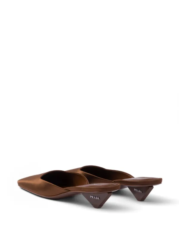 サンダル・ミュール PRADA SS25 Burgundy satin mules (1I975NFB055049 F0007) Satin mules in burgundy - Prada | Mytheresa