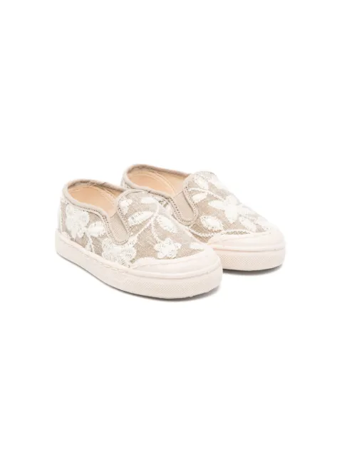 Pèpè tenis con bordado floral