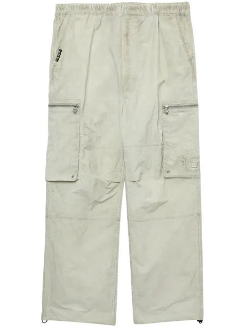 izzue logo-embroidery crinkled cargo trousers