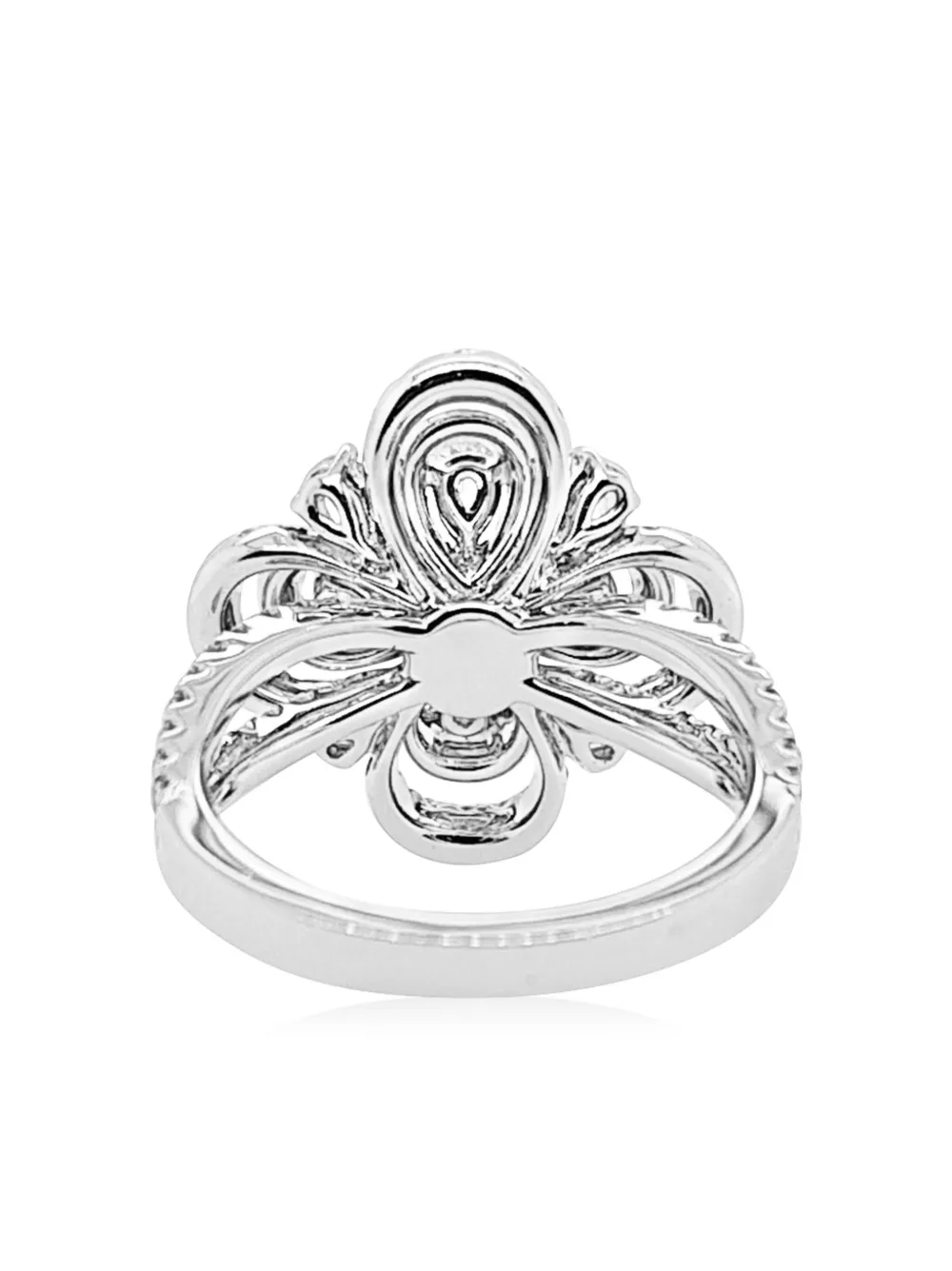 Shop Hyt Jewelry Platinum Flower Diamond Cocktail Ring In Silver