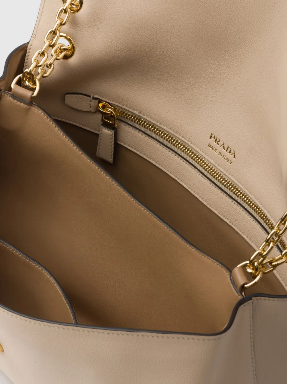 Prada Medium schoudertas met logo-reliëf Beige