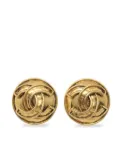 CHANEL Pre-Owned 1994 CC-embossed button clip-on earrings - Gold