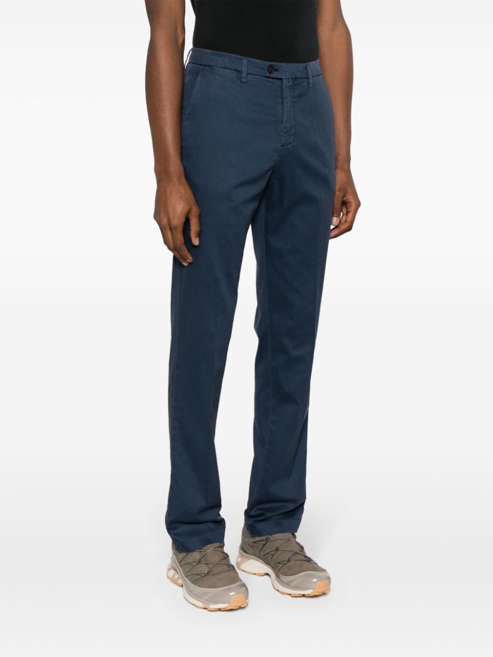 Corneliani Chino met toelopende pijpen Blauw