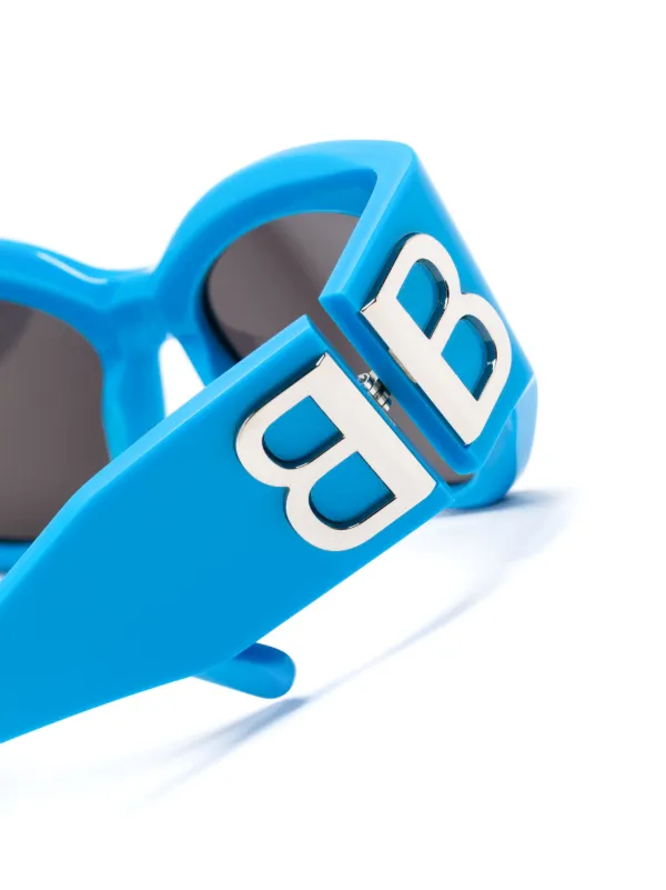 Balenciaga Dynasty Butterfly Sunglasses - Blue Shop Blue Dynasty D-Frame Sunglasses on Sale at BeyondStyle  main image 3