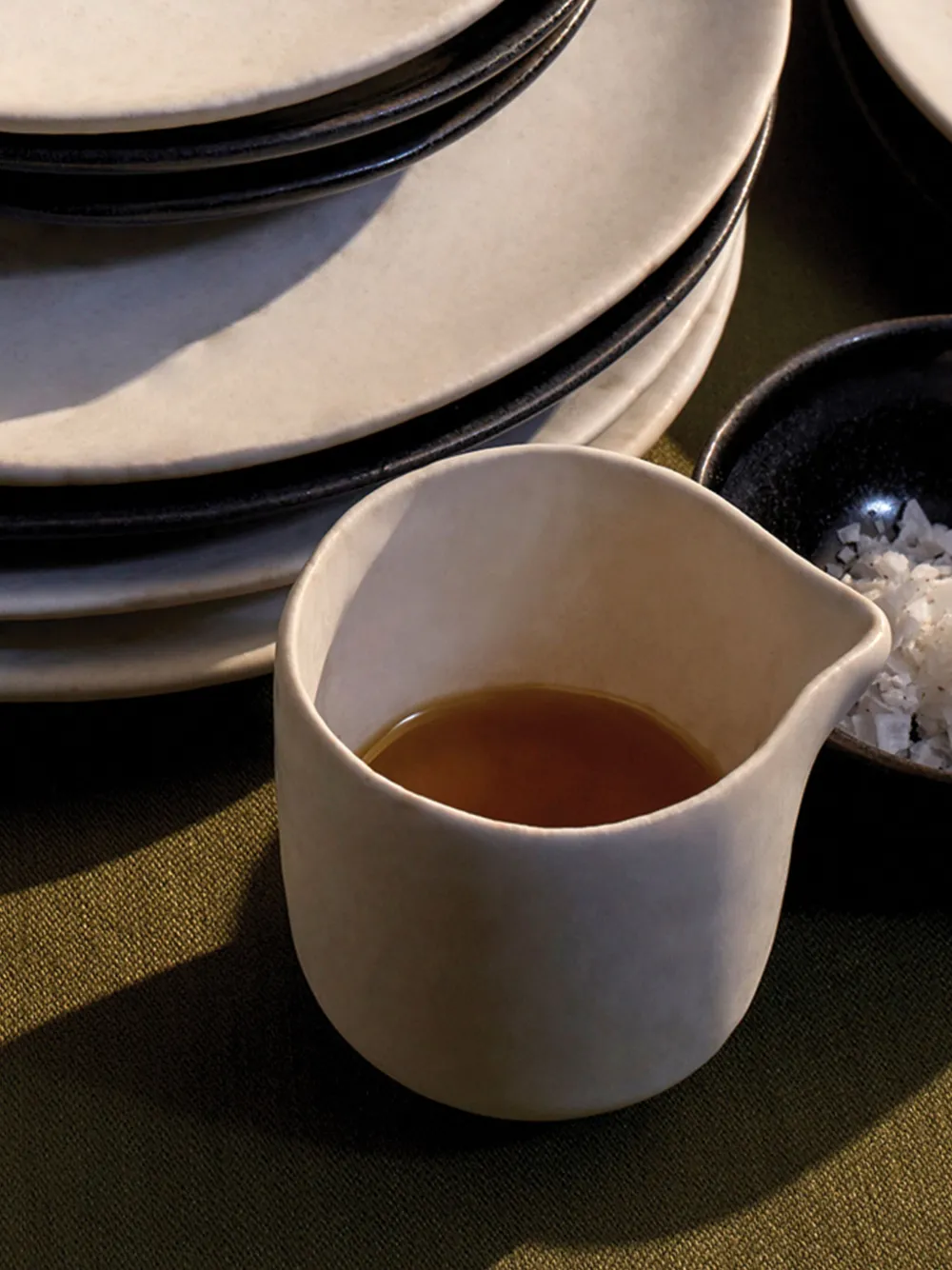 L'Objet Terra stone sauce server (110ml) | Tableware | Image 2