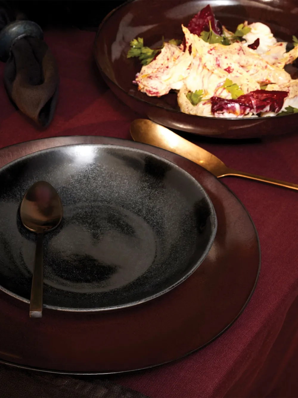 L'objet Terra Charger Plate (33cm) In Brown