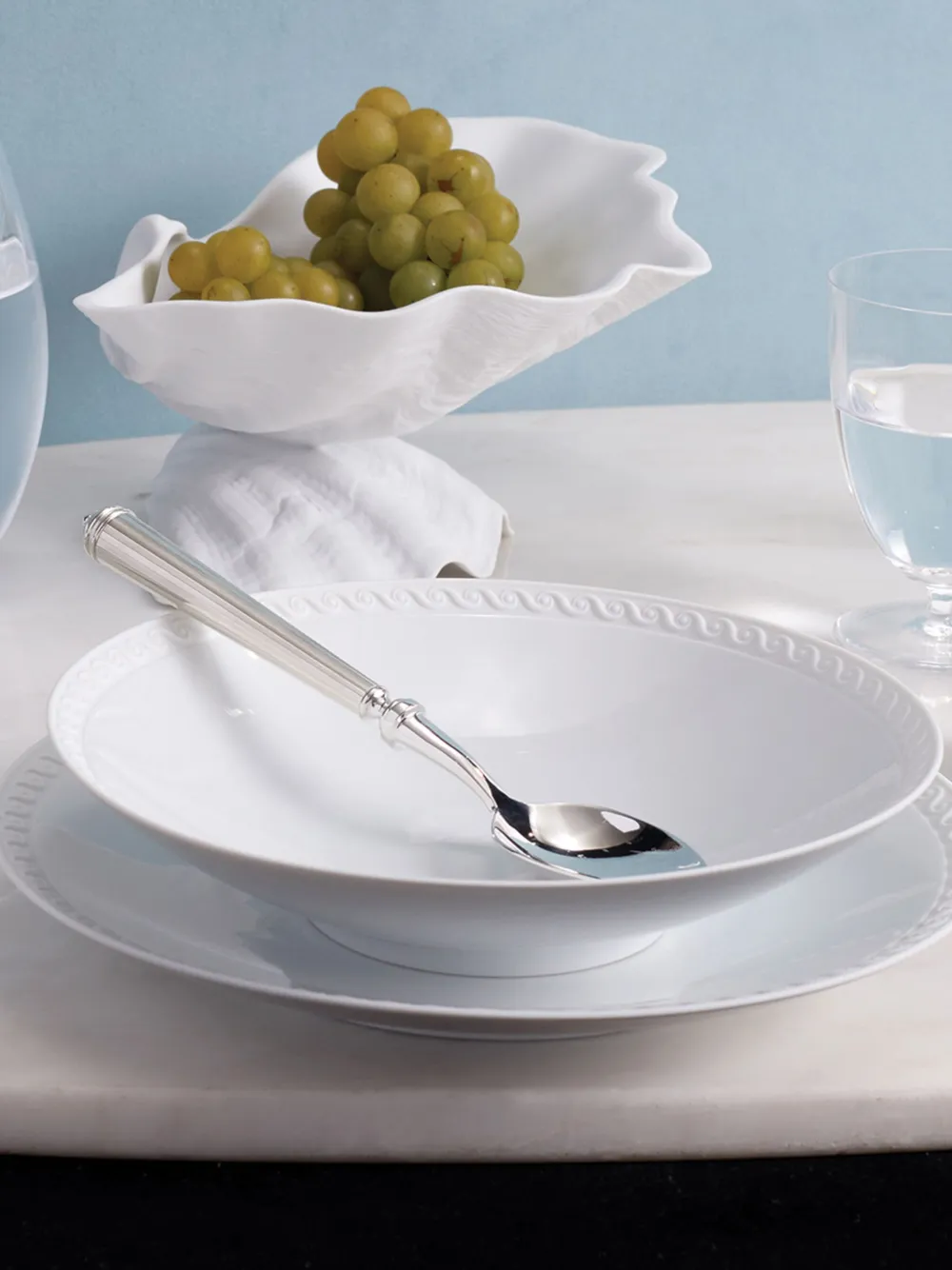 L'objet Neptune Porcelain Charger Plate In White