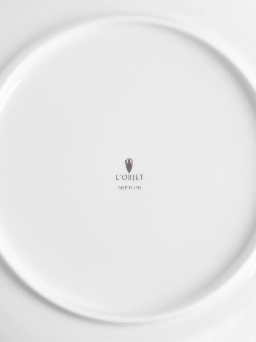 L'objet Neptune Porcelain Charger Plate In White