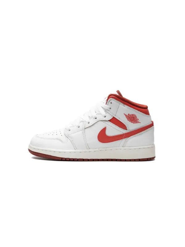 Jordan 1 Mid SE Blanco Dune Rojo para escolares