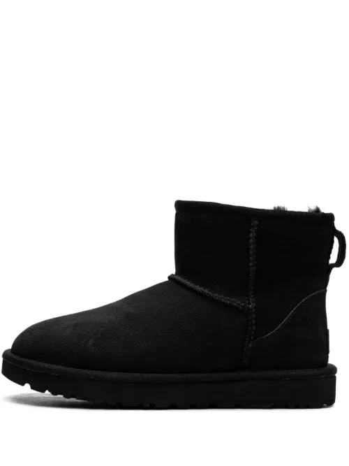 UGG bottines Classic Mini II - Noir - UGG - Modalova