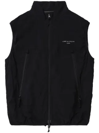 【新品】COMME des GARCONS SHIRT ジャケット ベスト Comme Des Garçons Homme ロゴパッチ ベスト | ブラック | FARFETCH JP