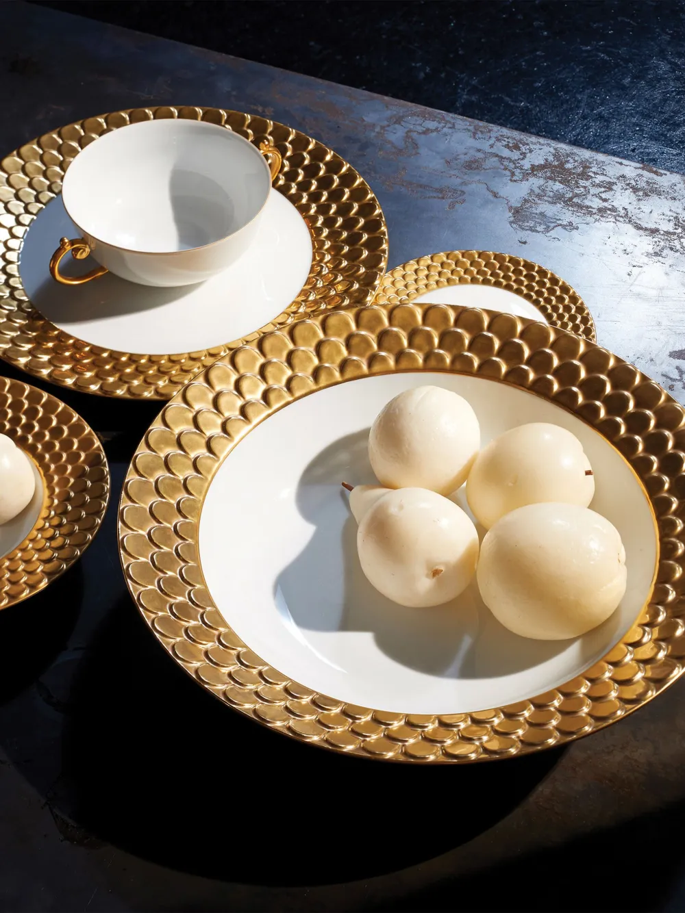 L'Objet Aegean oval platter (27cm x 38cm) | Serveware | Image 2