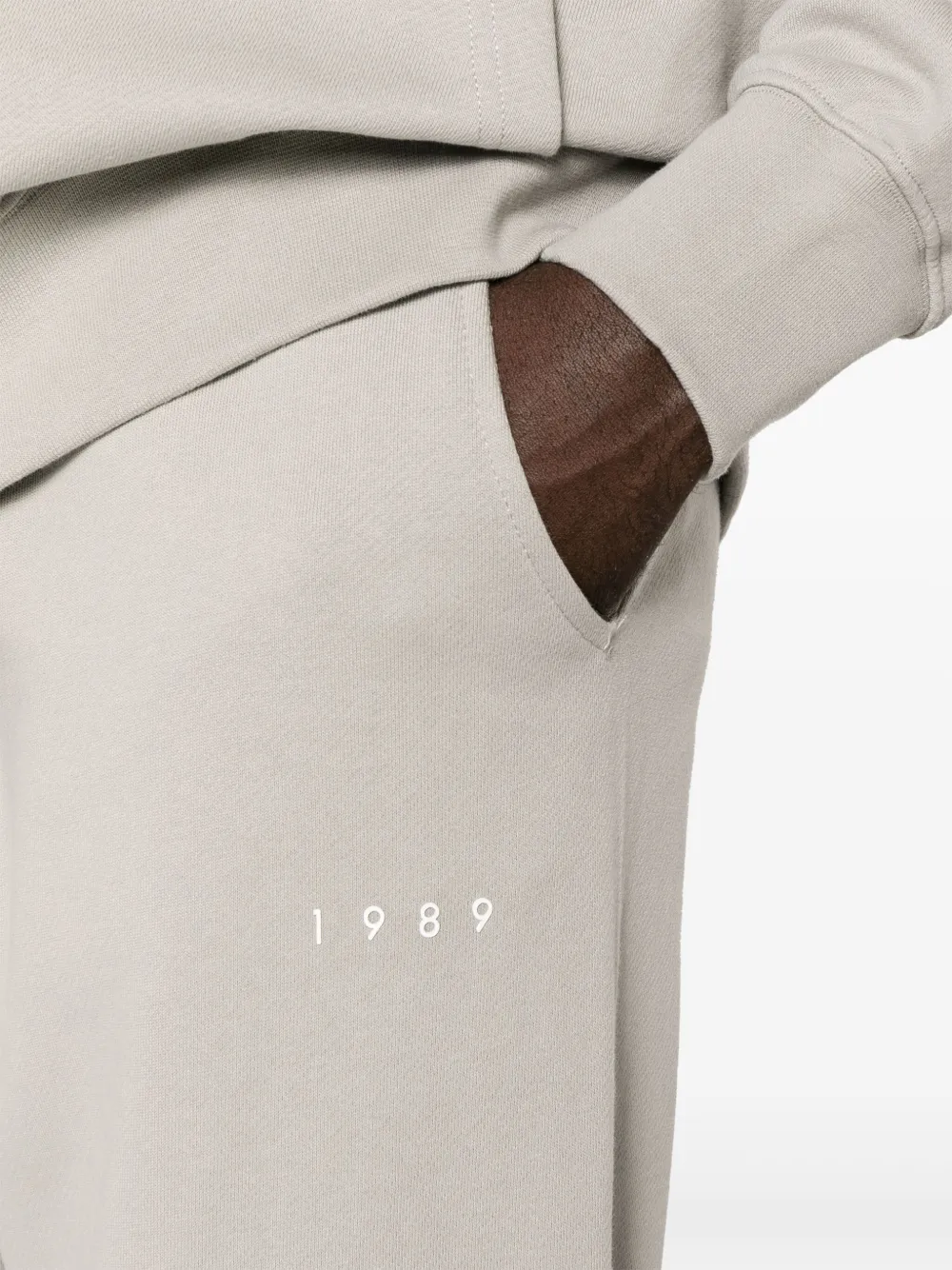 1989 STUDIO Katoenen trainingsbroek met logopatch Grijs
