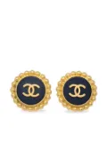 CHANEL Pre-Owned 1994 CC button clip-on earrings - Black