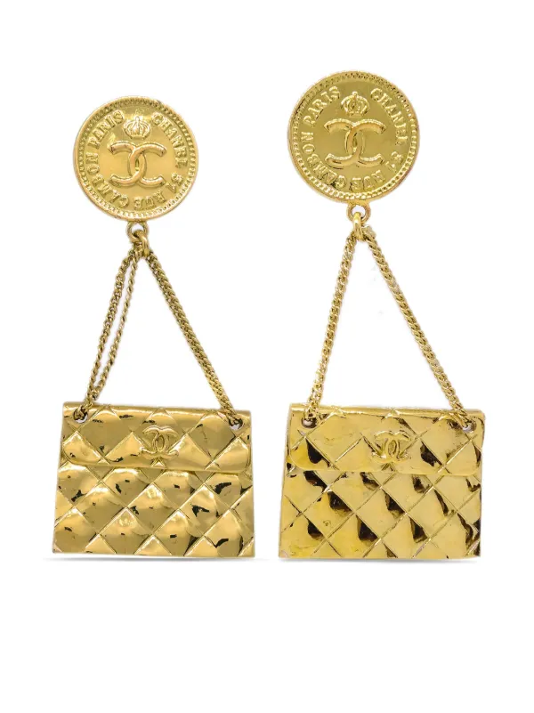 Chanel Pre-owned 1994 Classic Flap Clip-on Earrings in Gold