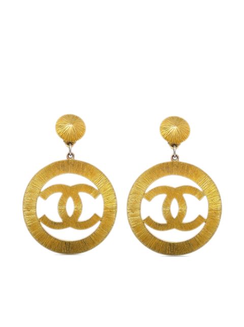 CHANEL Pre-Owned aretes de clip con logo CC 1993