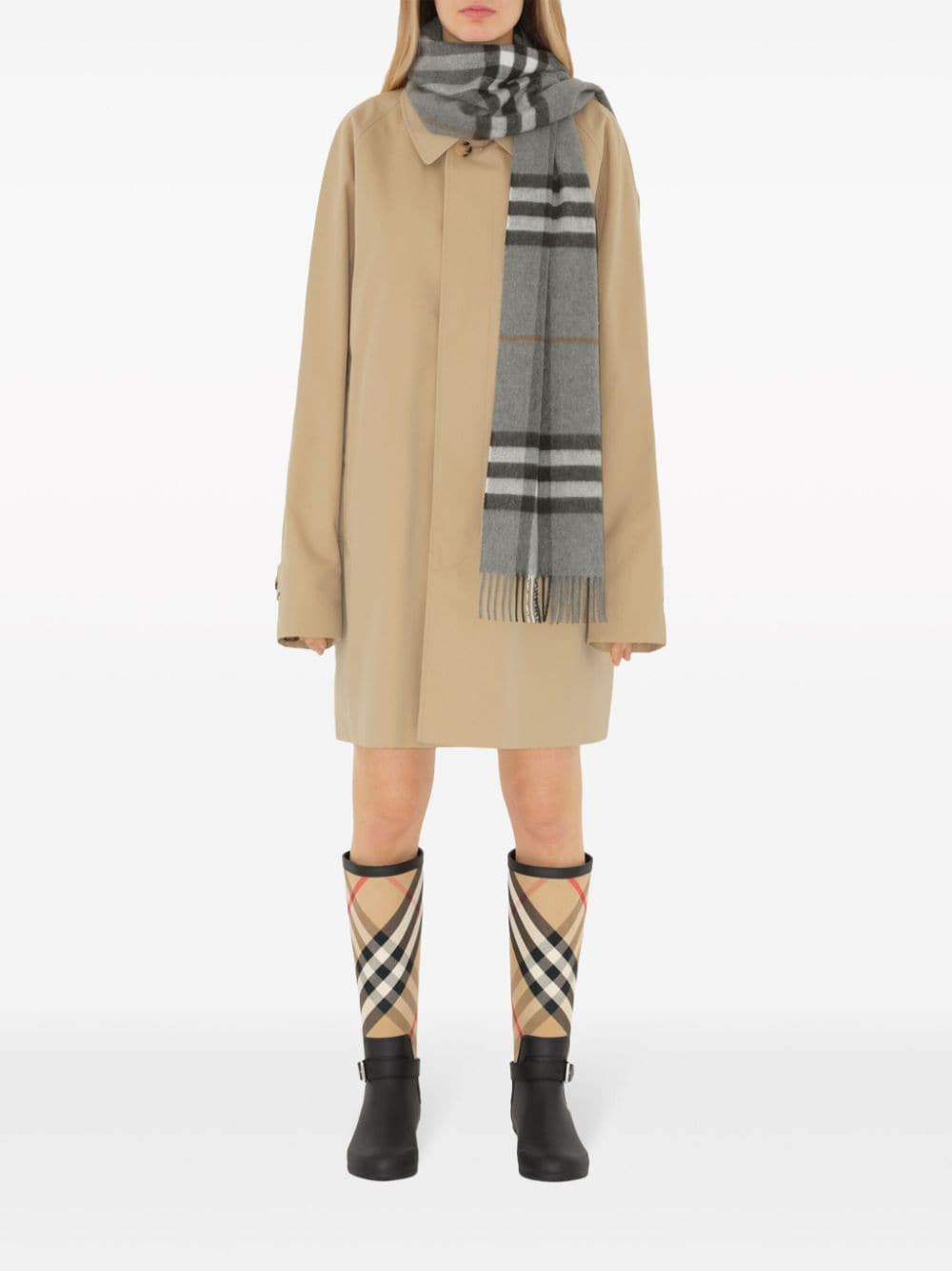 Shop Burberry House Check Cashmere Scarf In Grey