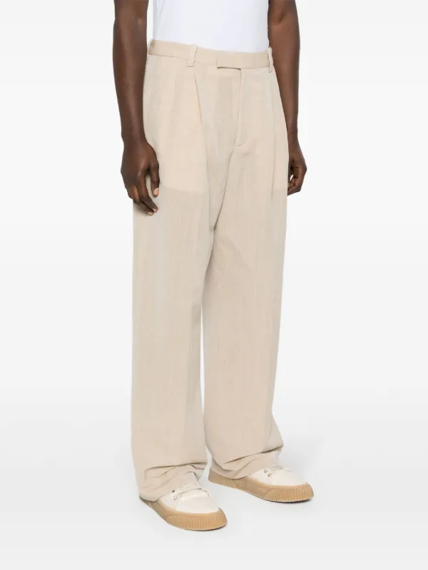 行列のできるレビュー商品、集めました。高評価アイテム Jacquemus Titolo テーパードパンツ | ニュートラル | FARFETCH JP パンツ