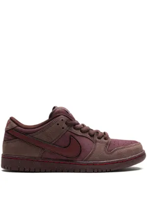 Nike Dunk Low Retro スニーカー | ブラウン | FARFETCH JP