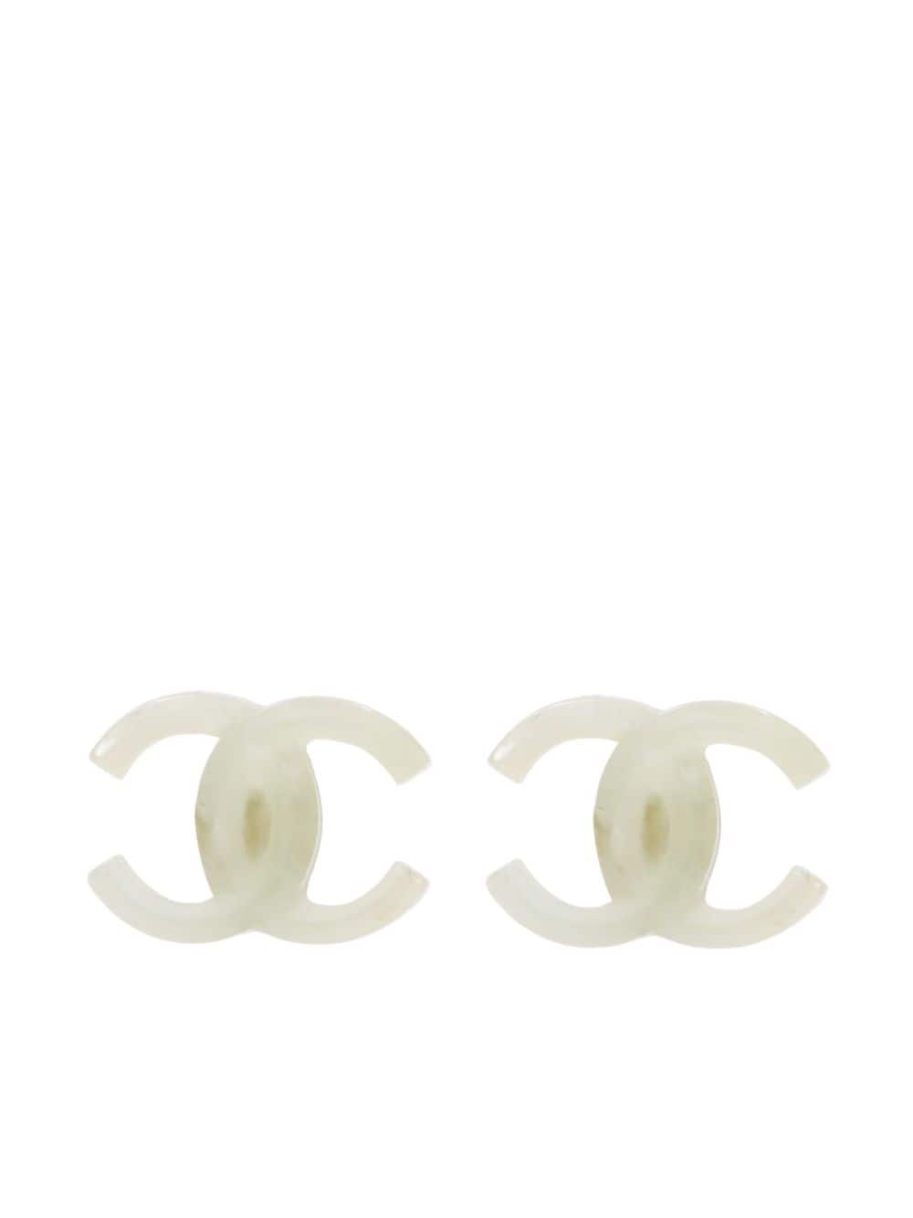 Pre-owned Chanel 2002 Cc Logo Stud Earrings In White