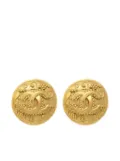 CHANEL Pre-Owned 1996 CC button clip-on earrings - Gold