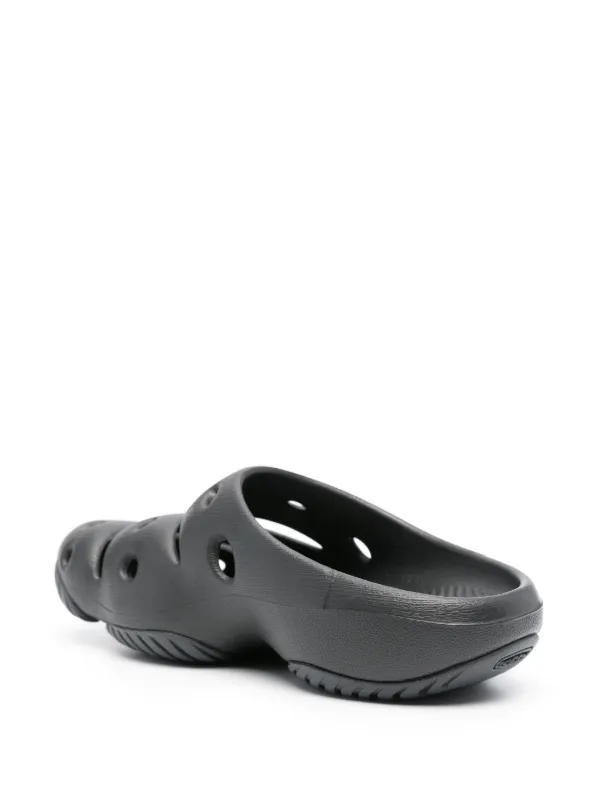 KEEN FOOTWEAR Yogui Arts Slides | Black | FARFETCH