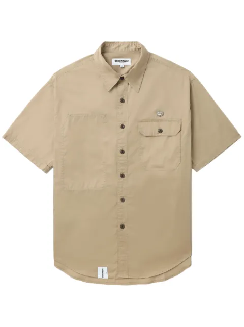 CHOCOOLATE logo-appliqué cotton shirt
