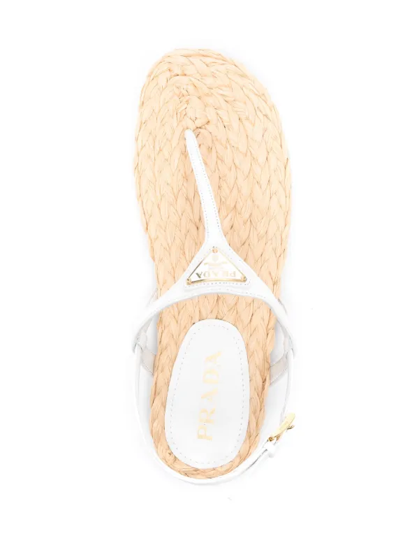 【PRADA】ロゴプリント スリングバック サンダル Prada ロゴ スリングバック サンダル | ホワイト | FARFETCH JP