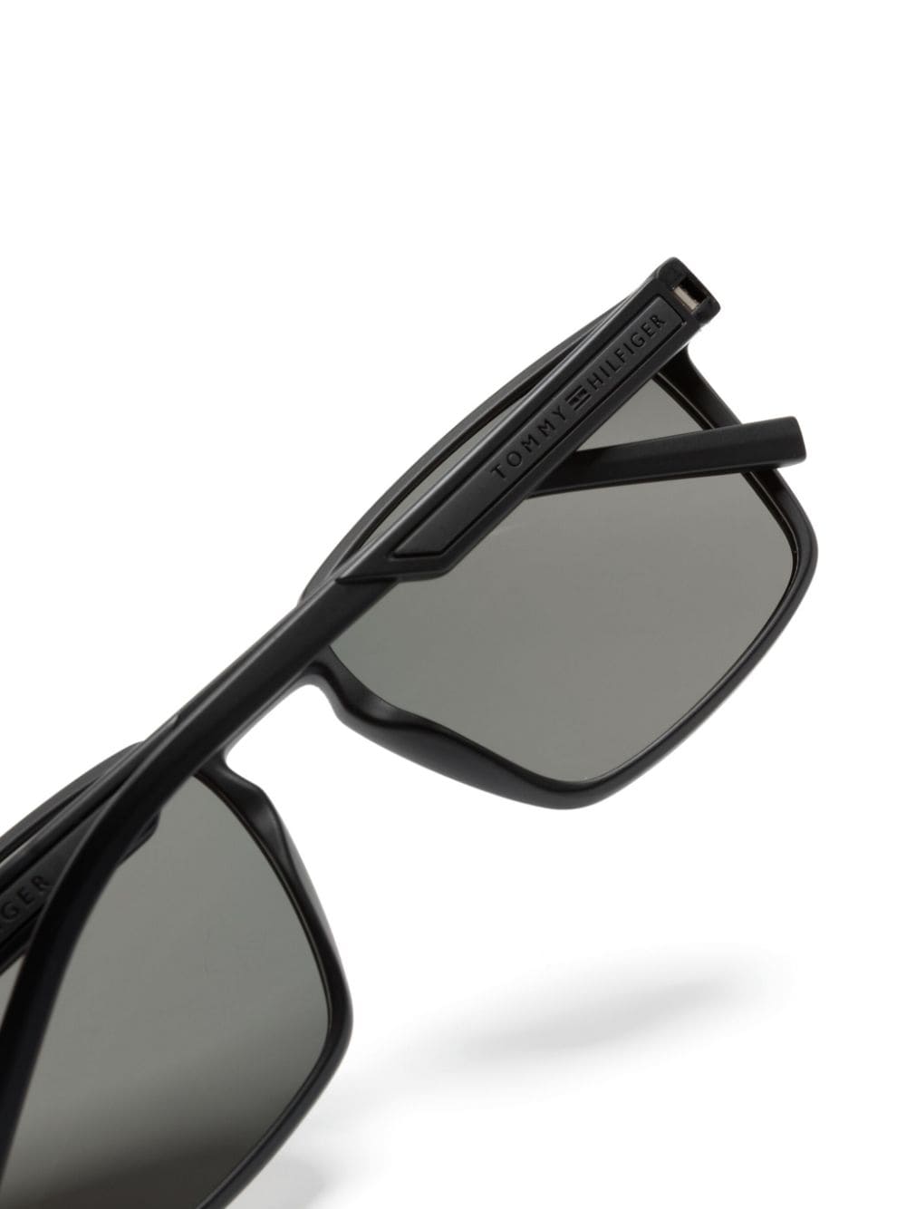 Shop Tommy Hilfiger Square-frame Sunglasses In Schwarz