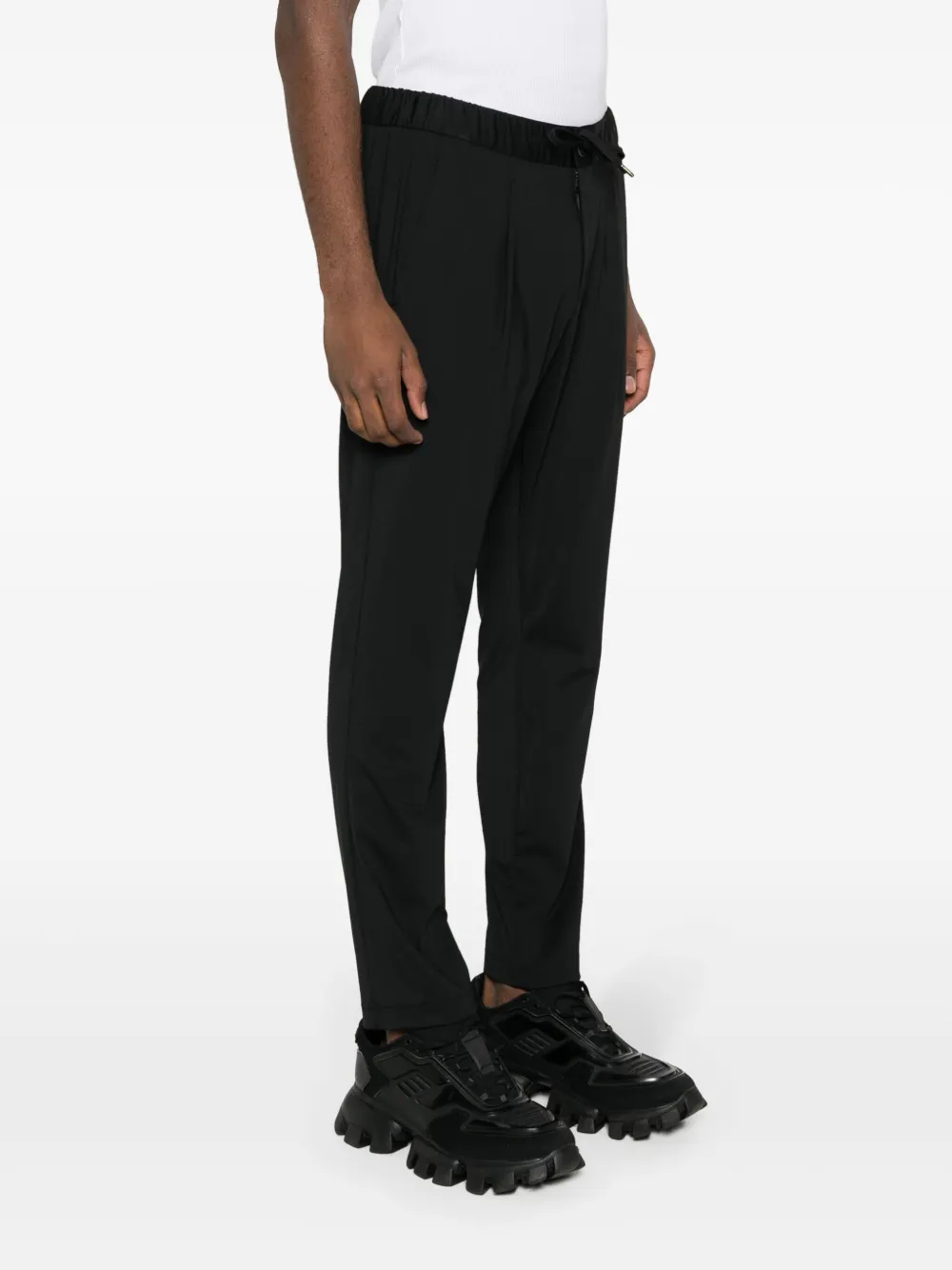 Herno Broek met toelopende pijpen Zwart