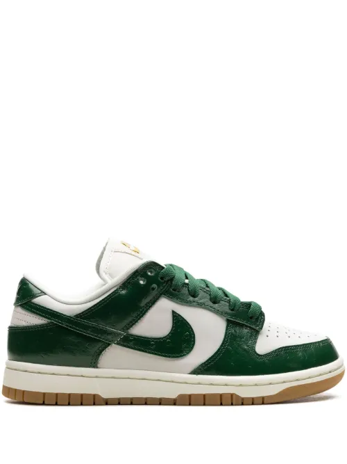 Baskets Dunk LX 'Gorge Green Ostrish' - Nike - Modalova