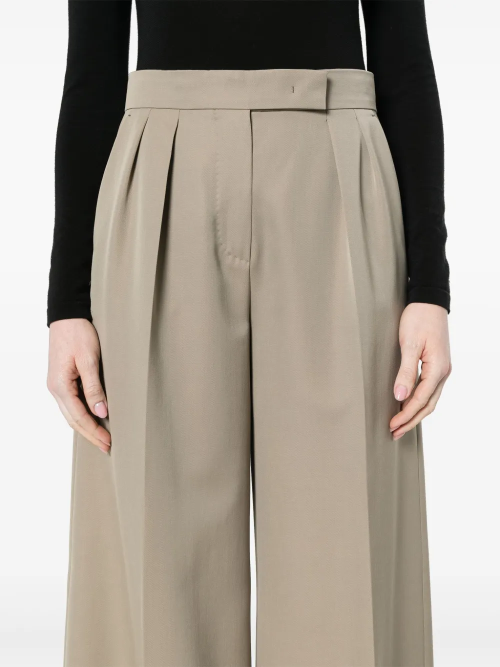 Max Mara Plooibroek met wijde pijpen Beige