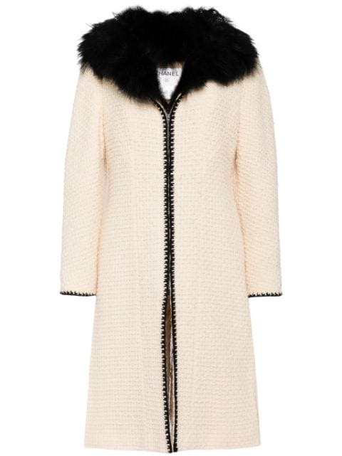 CHANEL Pre-Owned 2000s faux-fur collar tweed coat