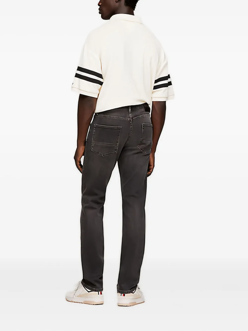 Tommy Hilfiger logo-patch jeans | Regular & Straight-Leg Jeans | Image 2