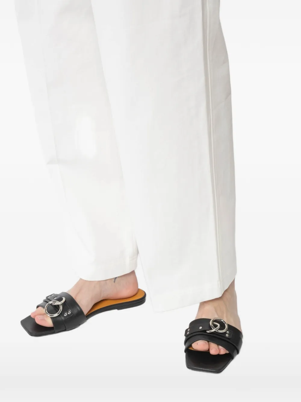 R13 Slippers met ringdetail Zwart