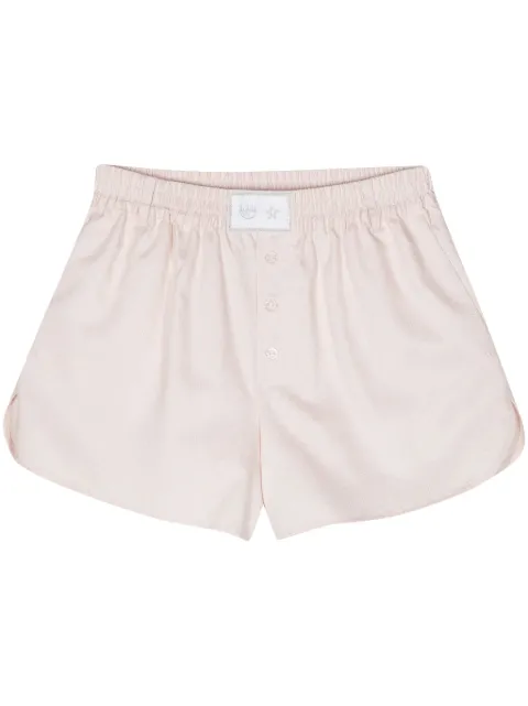 Chiara Ferragni bermudas con parche del logo