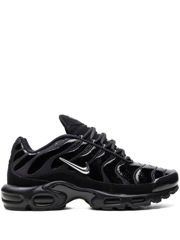 Nike Air Max Plus Black CHROME