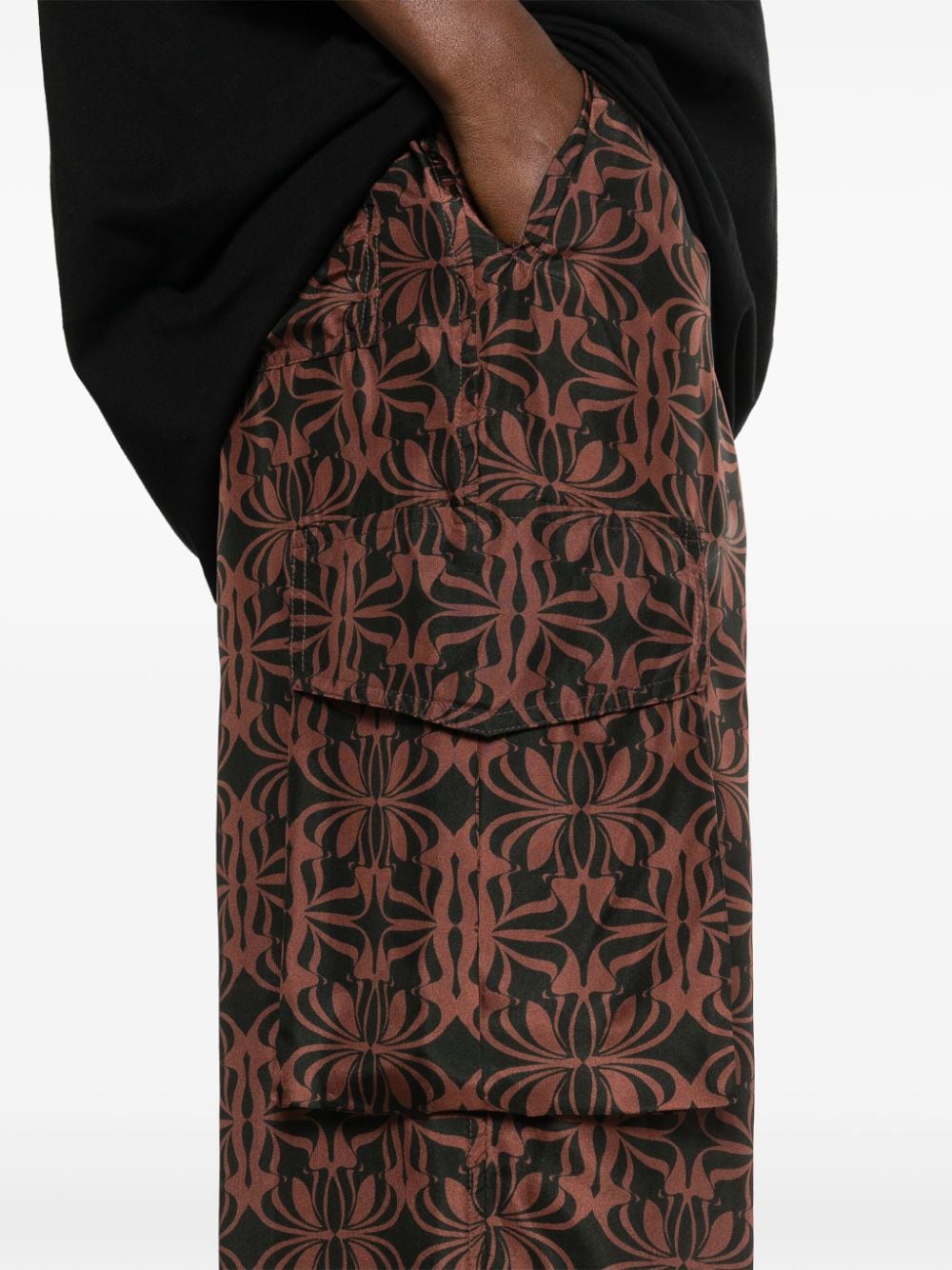 Shop Dries Van Noten Abstract-print Silk Cargo Pants In Black
