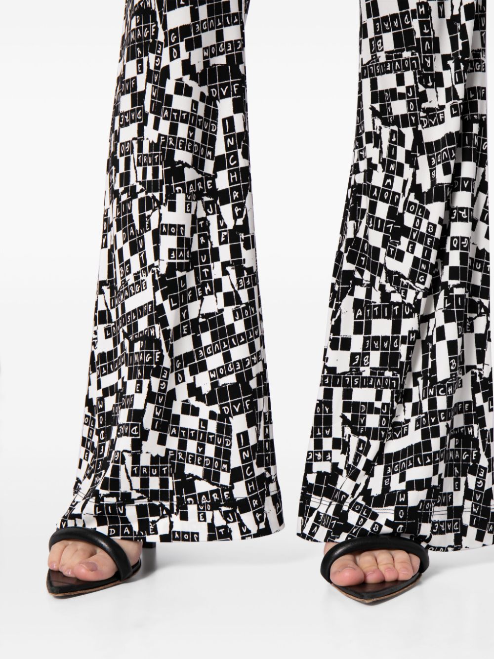 Shop Diane Von Furstenberg Brooklyn High-waisted Flared Trousers In Schwarz