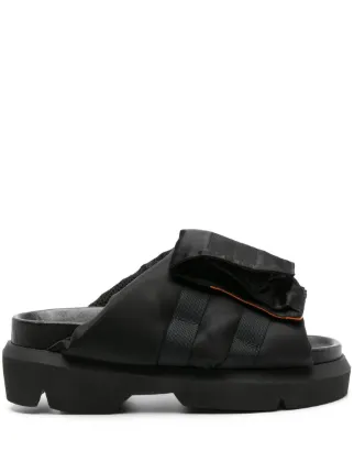 sacai