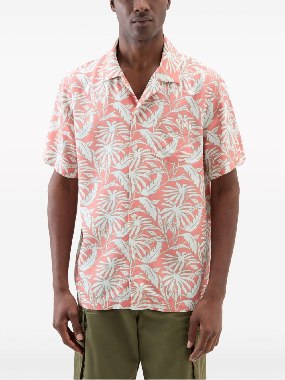 Woolrich Bowlingshirt met tropische print Roze