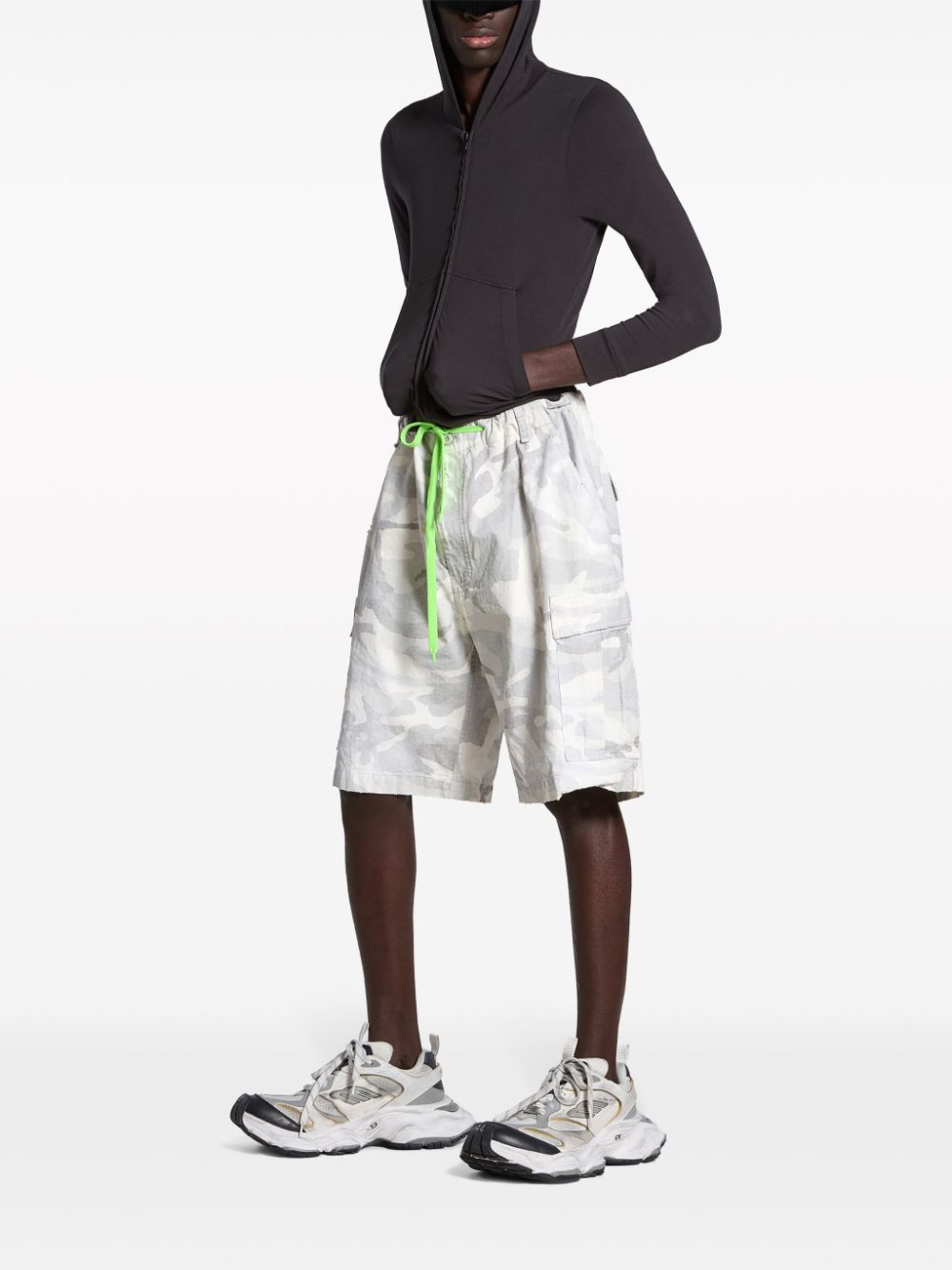 Balenciaga Katoenen cargo shorts met camouflageprint Grijs