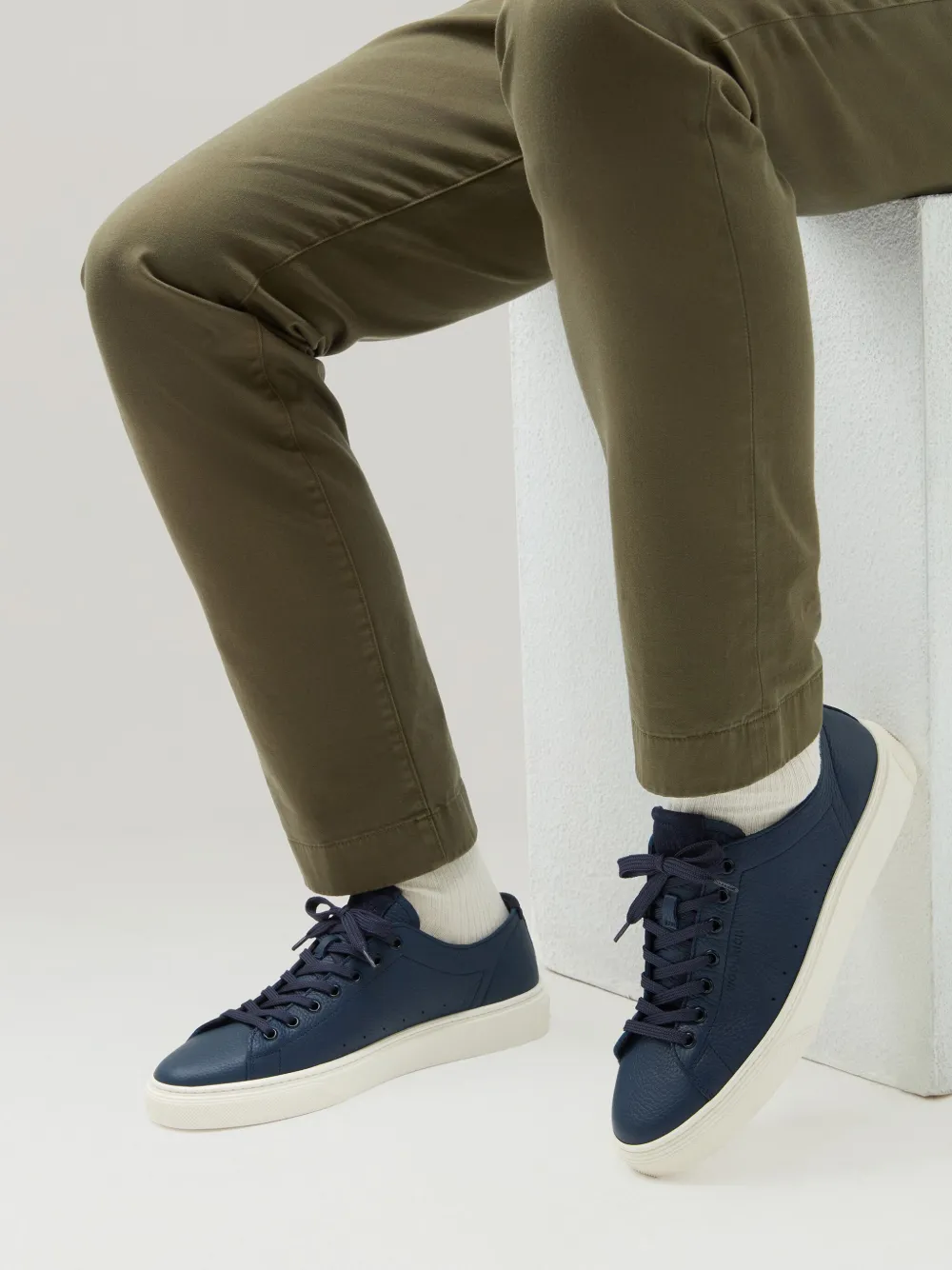 【関税&送料込】Woolrich Classic Court Sneaker Men's Leather Classic Court Sneakers with Contrasting