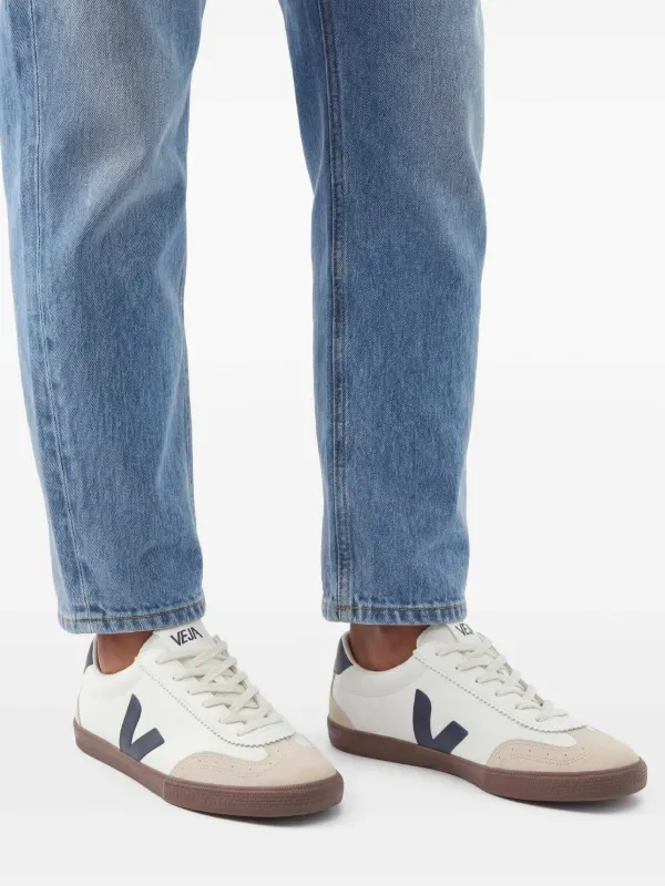 VEJA Volley レザースニーカー | ホワイト | FARFETCH JP