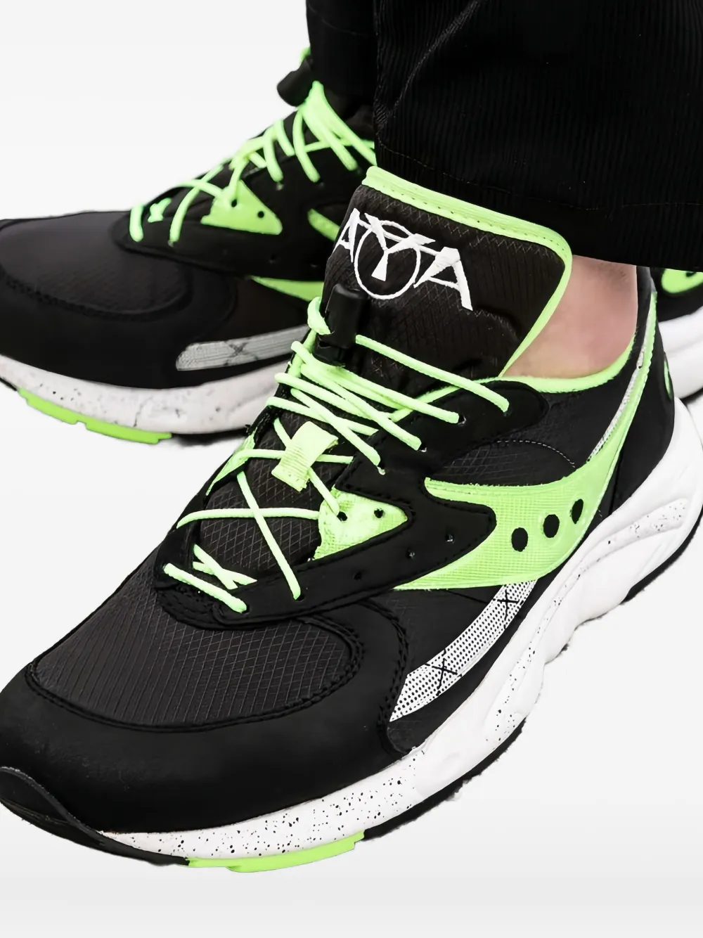 Saucony Aya low-top sneakers Black