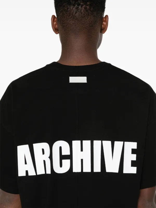 【関税込み】B1ARCHIVE ブラック ロゴプリント Tシャツ B1ARCHIVE ロゴ Tシャツ | ブラック | FARFETCH JP