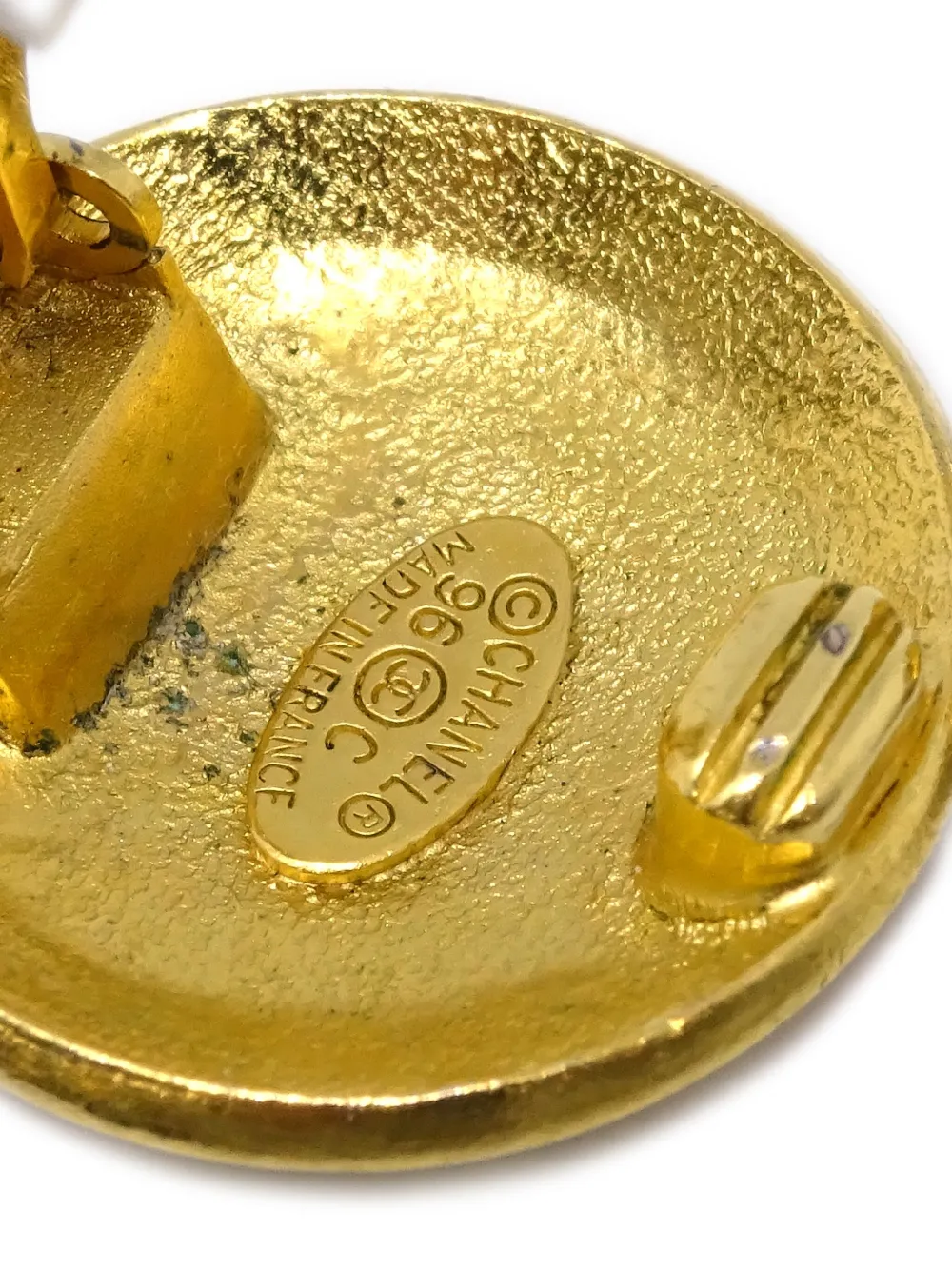 Pre-owned Chanel 1996 Cc-embossed Clip-on Earrings In Gold