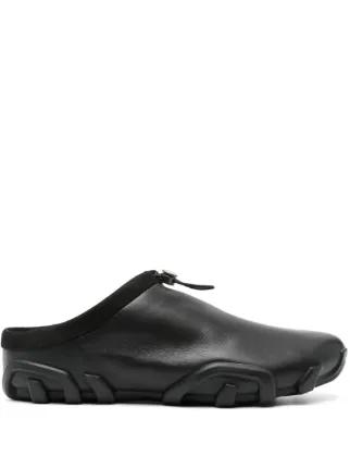 Kiko Kostadinov x AT.Kollektive Saida Slipper | Schwarz | FARFETCH DE